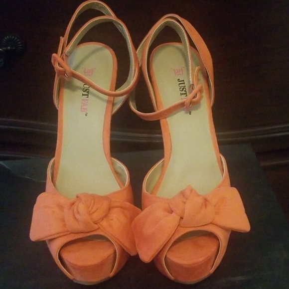 Heels - Picture 1 of 3